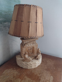 Lampe sculptée en bois (St-Jean-Port-Joli)  Antique - Vintage