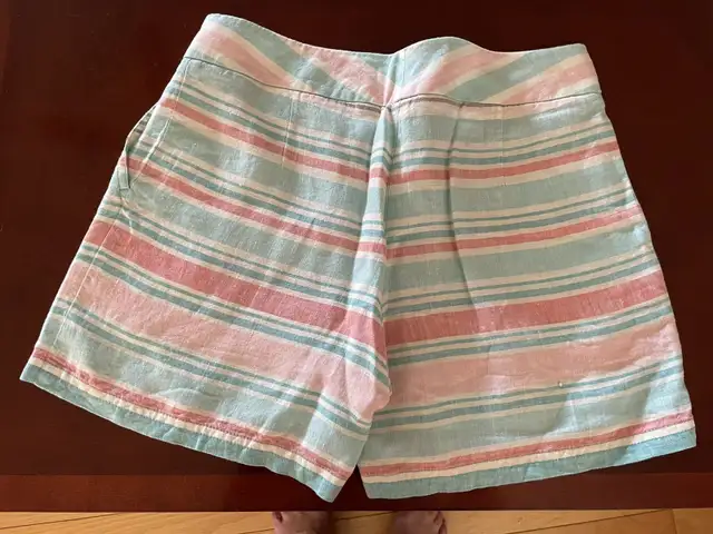 Tommy Bahama Linen Shorts - Size 0 in Women's - Bottoms in Calgary - Image 3