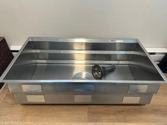 Kohler 33" workstation kitchen sink in Plumbing, Sinks, Toilets & Showers in Gatineau - Image 2