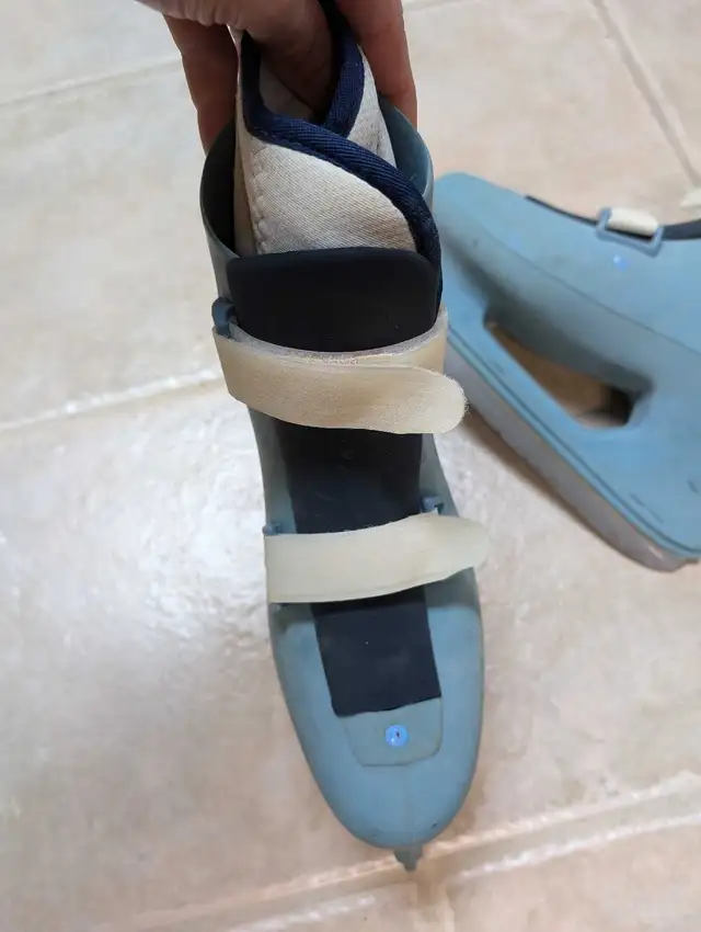 Women's Ice Skates - Size 6 - Lange in Skates & Blades in Ottawa - Image 3