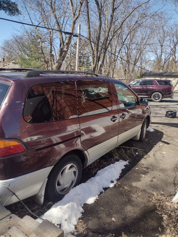 Toyota Sienna XLE for sale dans Autos et camions  à Longueuil/Rive Sud - Image 3