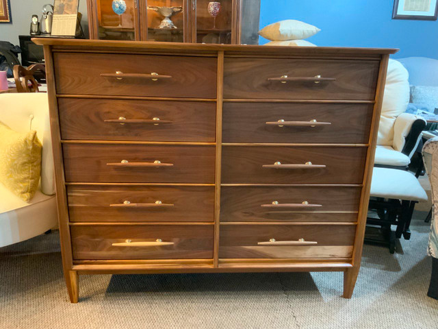 SOLID WALNUT DOUBLE CHEST in Dressers & Wardrobes in Dartmouth - Image 3