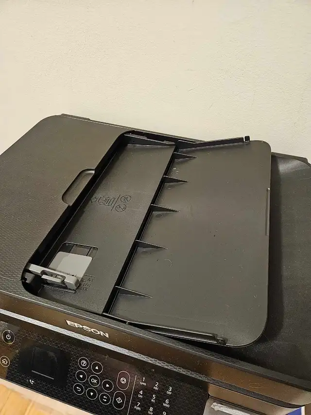 Imprimante 4-en-1 Epson WorkForce WF-2930 – Comme neuve in Printers, Scanners & Fax in Saguenay - Image 3
