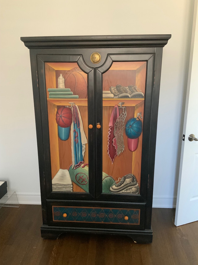 ETHAN ALLEN Solid Wood Tall Sports Themed painted Hutch Cabinet  in Hutches & Display Cabinets in City of Toronto - Image 3