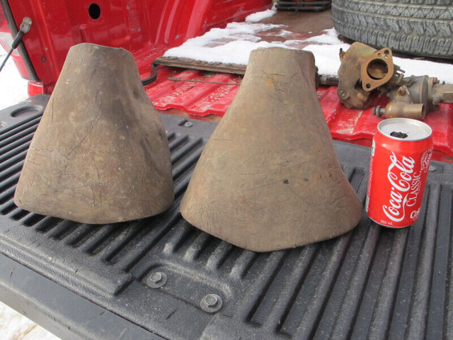 Vintage Leather/Wood Stirrups For Horse Saddle in Arts & Collectibles in Regina