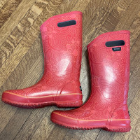Womens’ / Girls’ Pink Bogs Rainboots - size 6