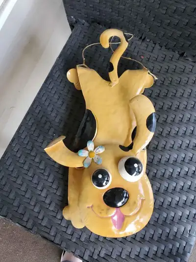 Cute metal bobblehead dog decor. Pickup NW Oxford area.