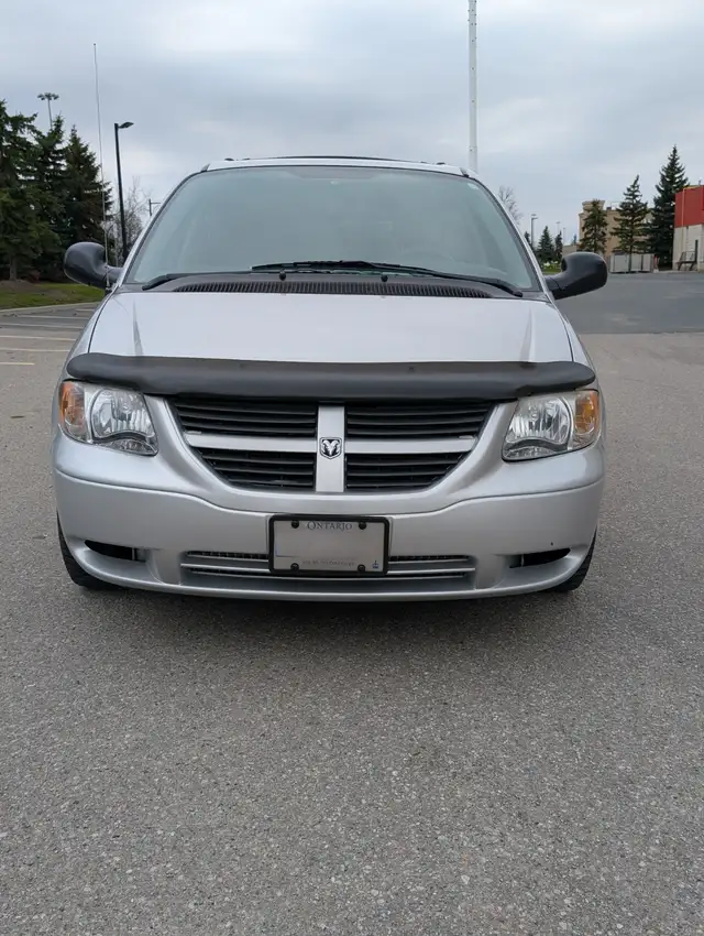 8 Seater Dodge Caravan with Tow package