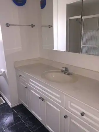 Super convenient room 5 min. walk to Sry Ctrl/SFU/Skytrain63860083983489121