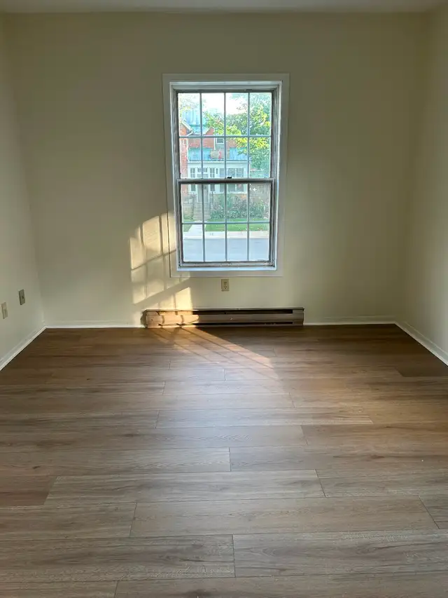 1 bedroom Apartment in Long Term Rentals in Kingston - Image 4