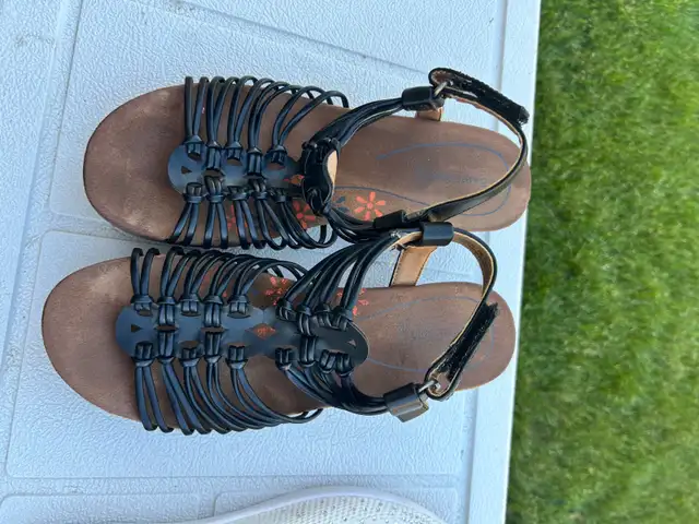 Women’s Shoes in Women's - Shoes in Edmonton - Image 9