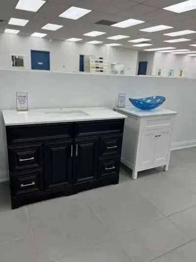 FLOOR MODEL CLEARANCE SALE SOFT CLOSING DOORS AND DRAWERS SAMEDAY PICKUP SHOWROOM IN MISSSSAUGA DM F...