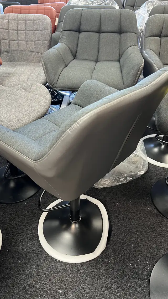Adjustable Bar Stools with Footrest Armrests and PU Leather in Chairs & Recliners in Markham / York Region - Image 3