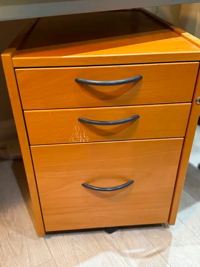 Ikea L-shaped wood desk and office chair in Desks in Ottawa - Image 3