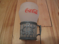 Verre Coca-Cola. Brand holder. 1985.