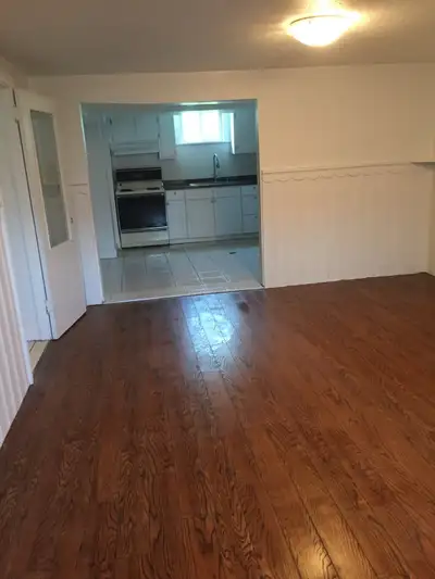 Bachelor for Rent $1300