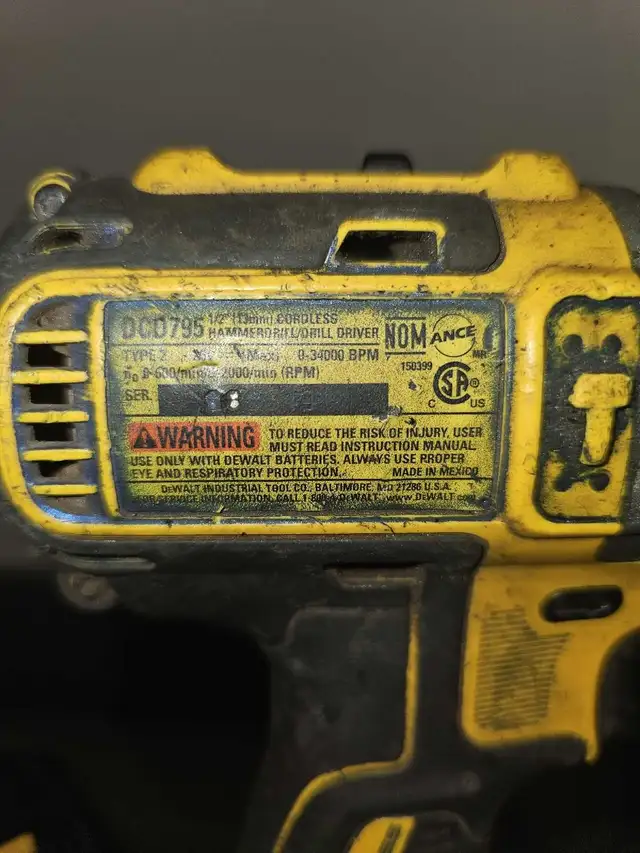 DeWalt Drill in Power Tools in Winnipeg - Image 4