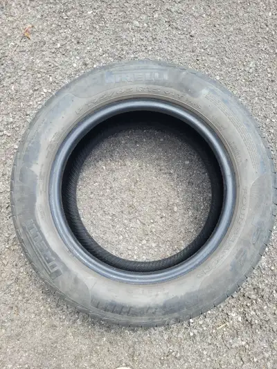 4 pneus Pirelli P4 Four P195/65R15 Bande de roulement 4/32 de pouces