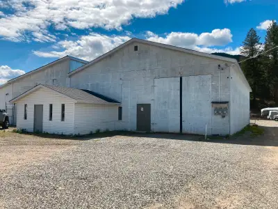4000sqft shop plus 500sqft office space Located in Lower Nicola, BC ( 10km west of Merritt) Furnace,...