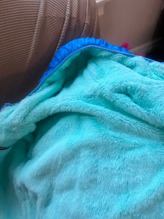 winter jacket kid 10-12 in Kids & Youth in City of Halifax - Image 4