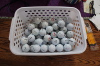 40 good mixed golf balls. Titleist, Callaways’s, And more!