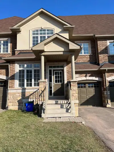 Very big master bedroom with independent bathroom for rent! One driveway parking space. Close to Wal...