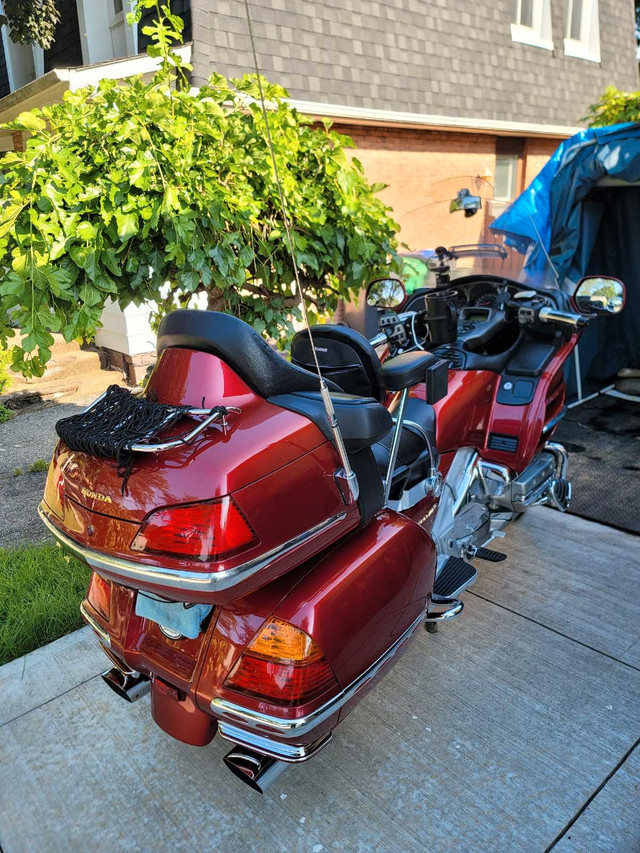 2002 Honda Goldwing GL1800A 78k kms in Sport Touring in Mississauga / Peel Region - Image 4