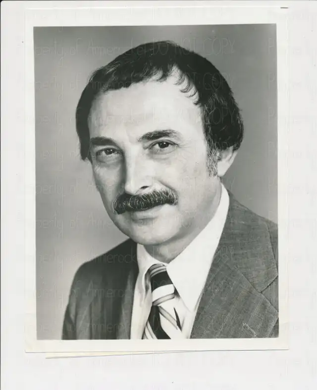 Bill Macy Premiere of "Maude" CBS Original Press Photo-1972 in Arts & Collectibles in City of Toronto - Image 3