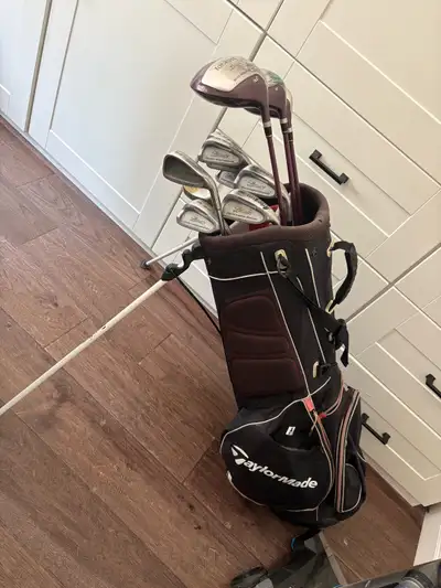 full set of women’s golf clubs and bag right , View more