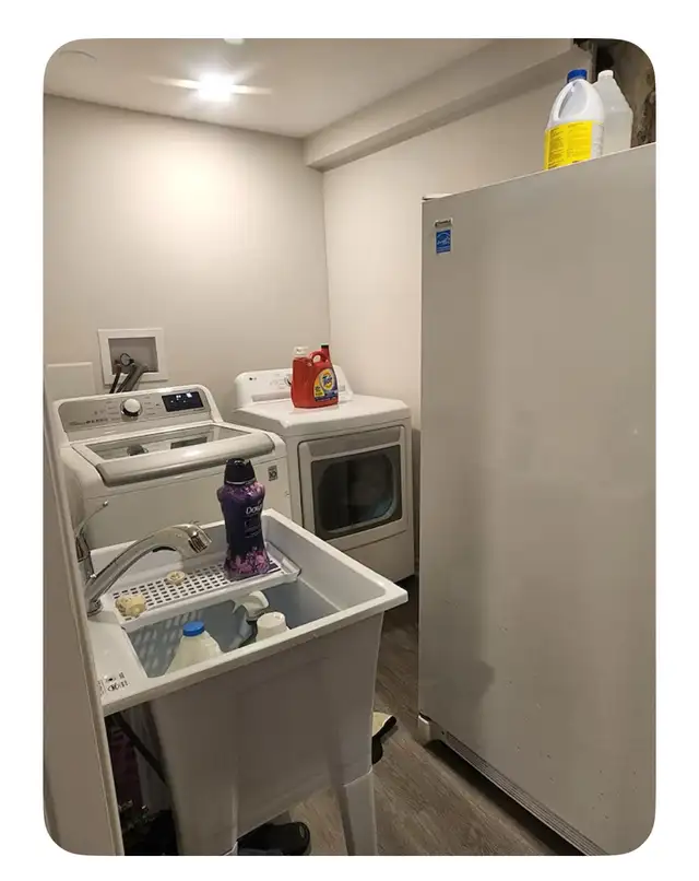 Private Basement Lower Level 1 Bed Room Den Apartment -High Park in Short Term Rentals in City of Toronto - Image 7