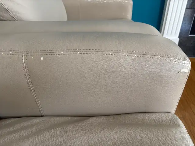 Leather sofa set in Chairs & Recliners in City of Halifax - Image 2