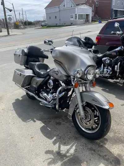 2007 Harley Davidson Ultra, I bought this bike to replace my 2000 ultra, the wife does not like the...