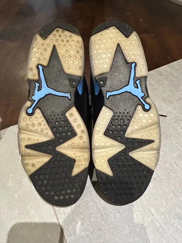 Jordan 6 Retro in Men's Shoes in Oakville / Halton Region - Image 4