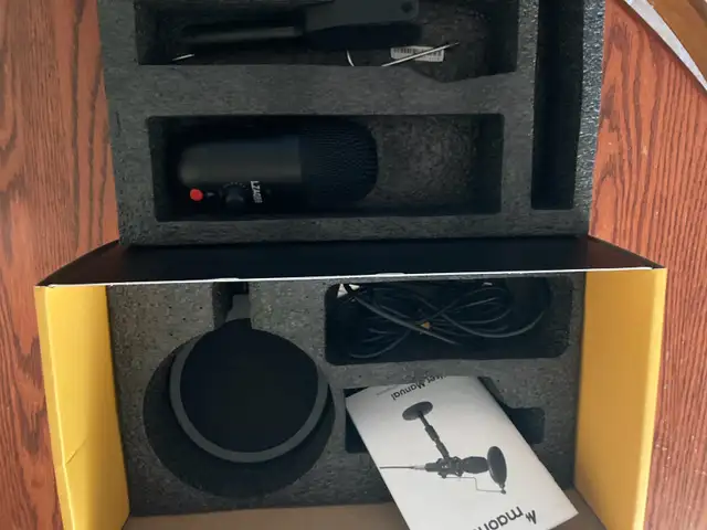 New Dynamic USB/XLR Microphone HD 300 series in Pro Audio & Recording Equipment in Cambridge - Image 5