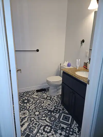 Offering a comfortable single room for rent in this well-maintained, shared 3 bedroom home. This spa...