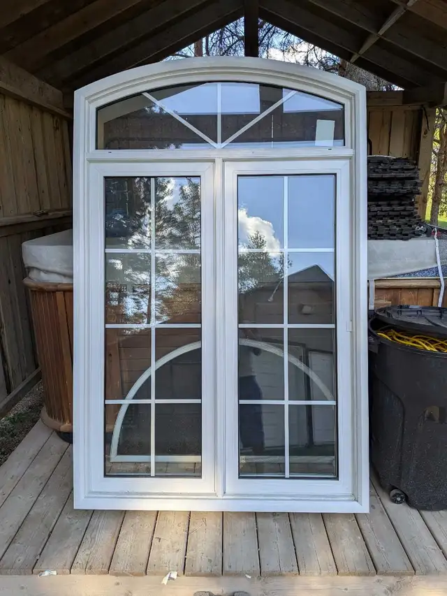 Window (Large) in Windows, Doors & Trim in Oakville / Halton Region - Image 2