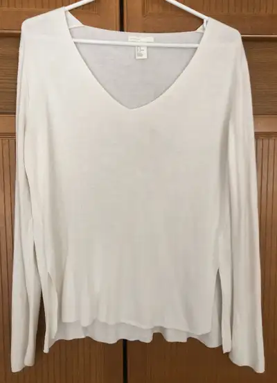 H & M Basic 50% acrylic 50% viscose: side slits and long sleeves, View more