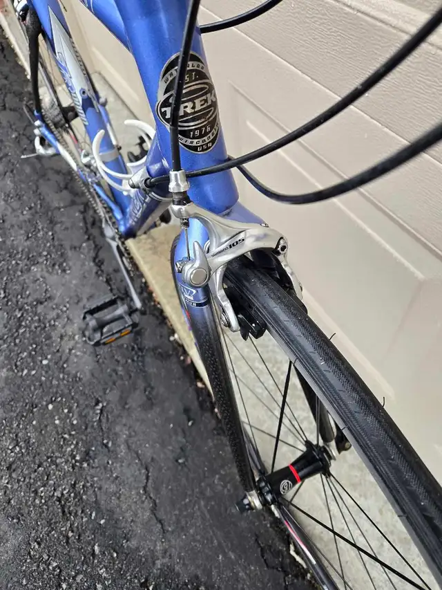 Trek 2200 ZR 9000 road bike  in Road in Barrie - Image 9