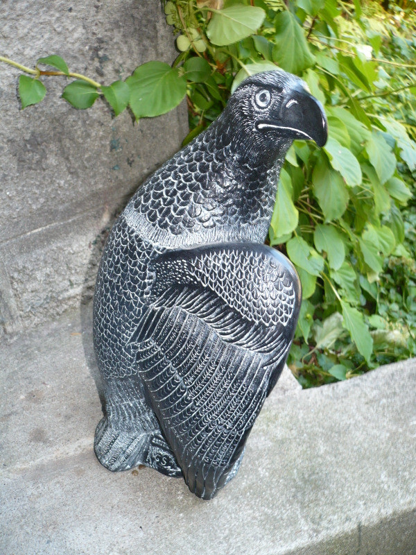 Aigle en pierre de savon sculpté et signé dans Art et objets de collection  à Ville de Montréal - Image 2