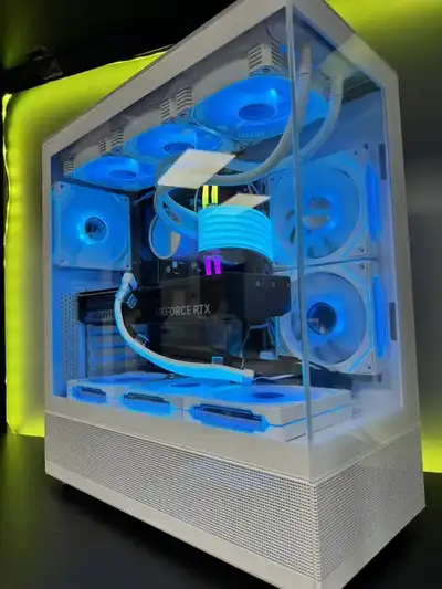 AMD Ryzen 7 7800X3D, RTX 5070, 32GB RAM, 1TB SSD hup, View more