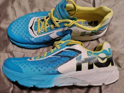 HOKA ONE ONE SPEED TRACER MENS SIZE 9.5 WORN ONCE, View more