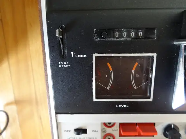 Sony TC-355 reel to reel 3-head stereo recorder for sale in Stereo Systems & Home Theatre in Markham / York Region - Image 7