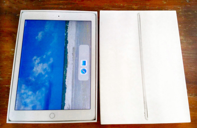 Apple iPad PRO 9.7 inch 128 gb with white border and silver back in iPads & Tablets in City of Toronto - Image 2