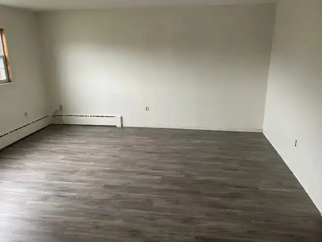 Large 2 bedroom apartment, May 1, Evans Avenue Fairview ,$1795