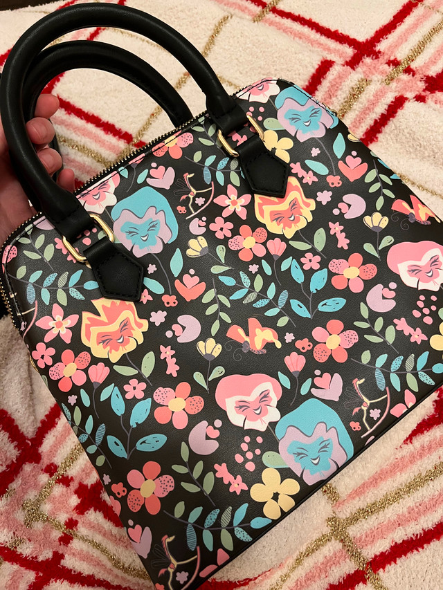 Disney LOUNGEFLY Wildflowers Alice in Wonderland Bag in Women's - Bags & Wallets in Oakville / Halton Region - Image 4
