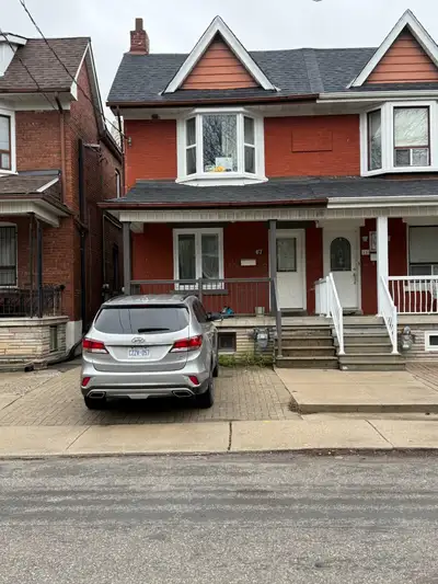 Great Location! A must see! Welcome to this beautifully renovated one-bedroom apartment tucked away...