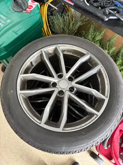 Audi Q5 Winter Wheels Michelin Latitude 235/55/19 tires, used a few seasons Great shape, lots of tre...
