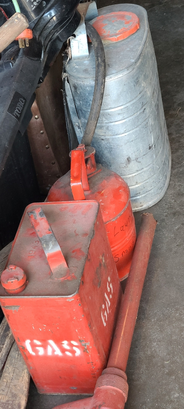 Vintage Gas Cans & Fire Extinguishers in Arts & Collectibles in St. Albert - Image 3