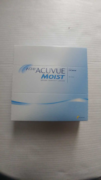 Acuvue Moist Contact Lenses