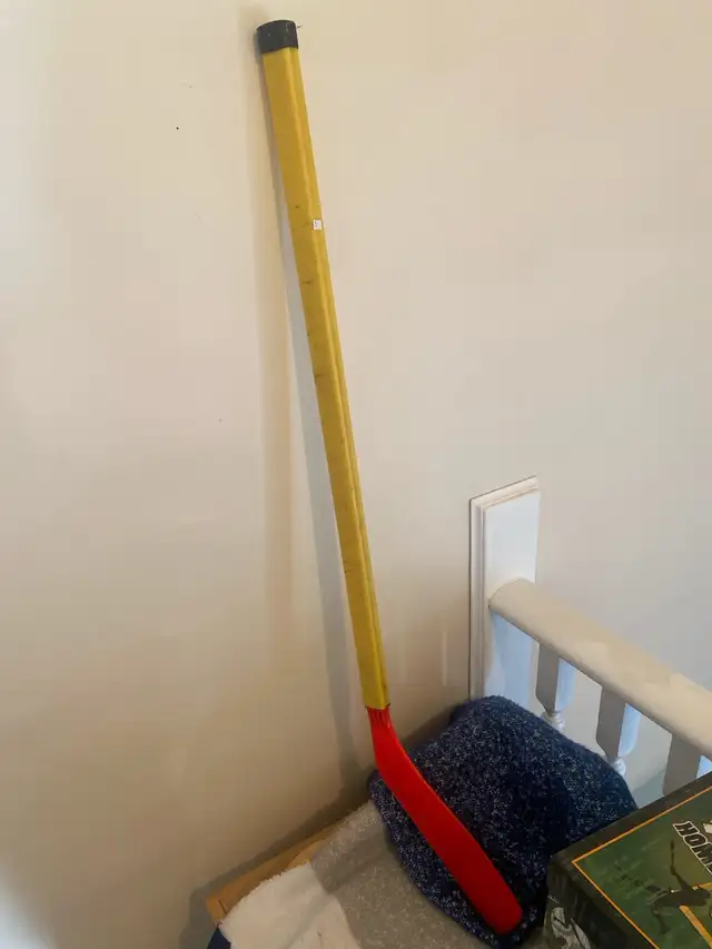 Hockey Stick in Hockey in Winnipeg - Image 2